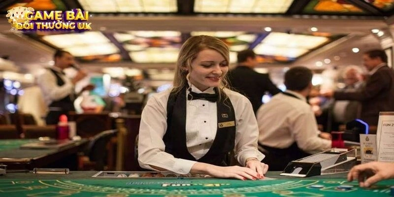 Trách nhiệm của Dealer poker là gì?